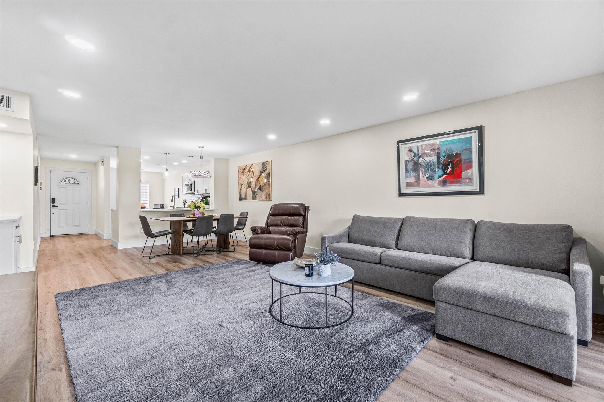 STRATFORD AT HUNTERS RUN - Residential