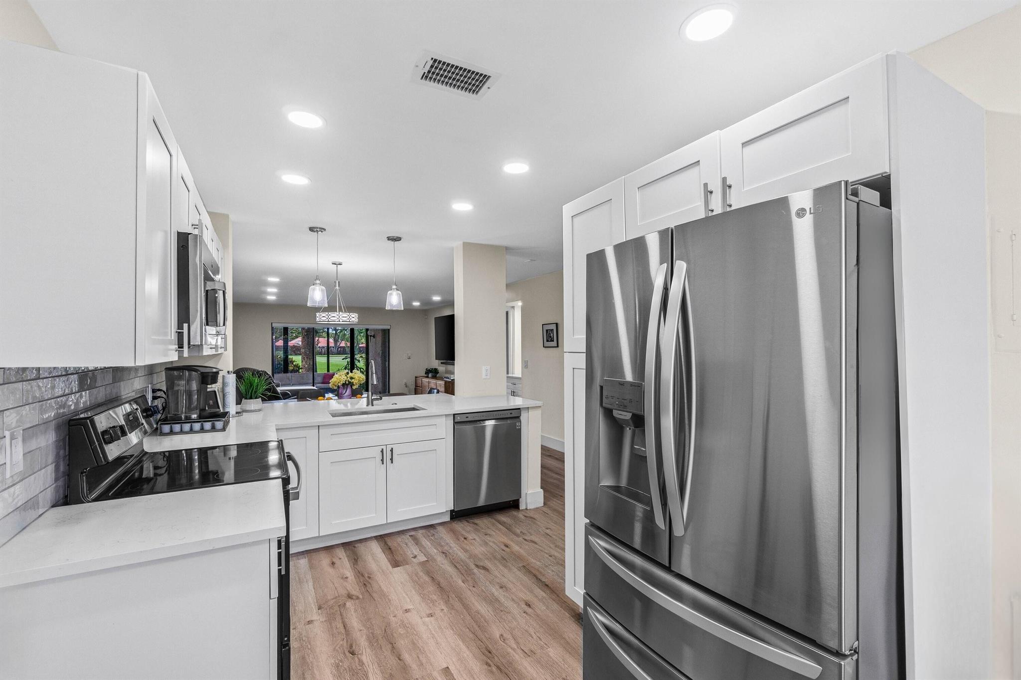 STRATFORD AT HUNTERS RUN - Residential