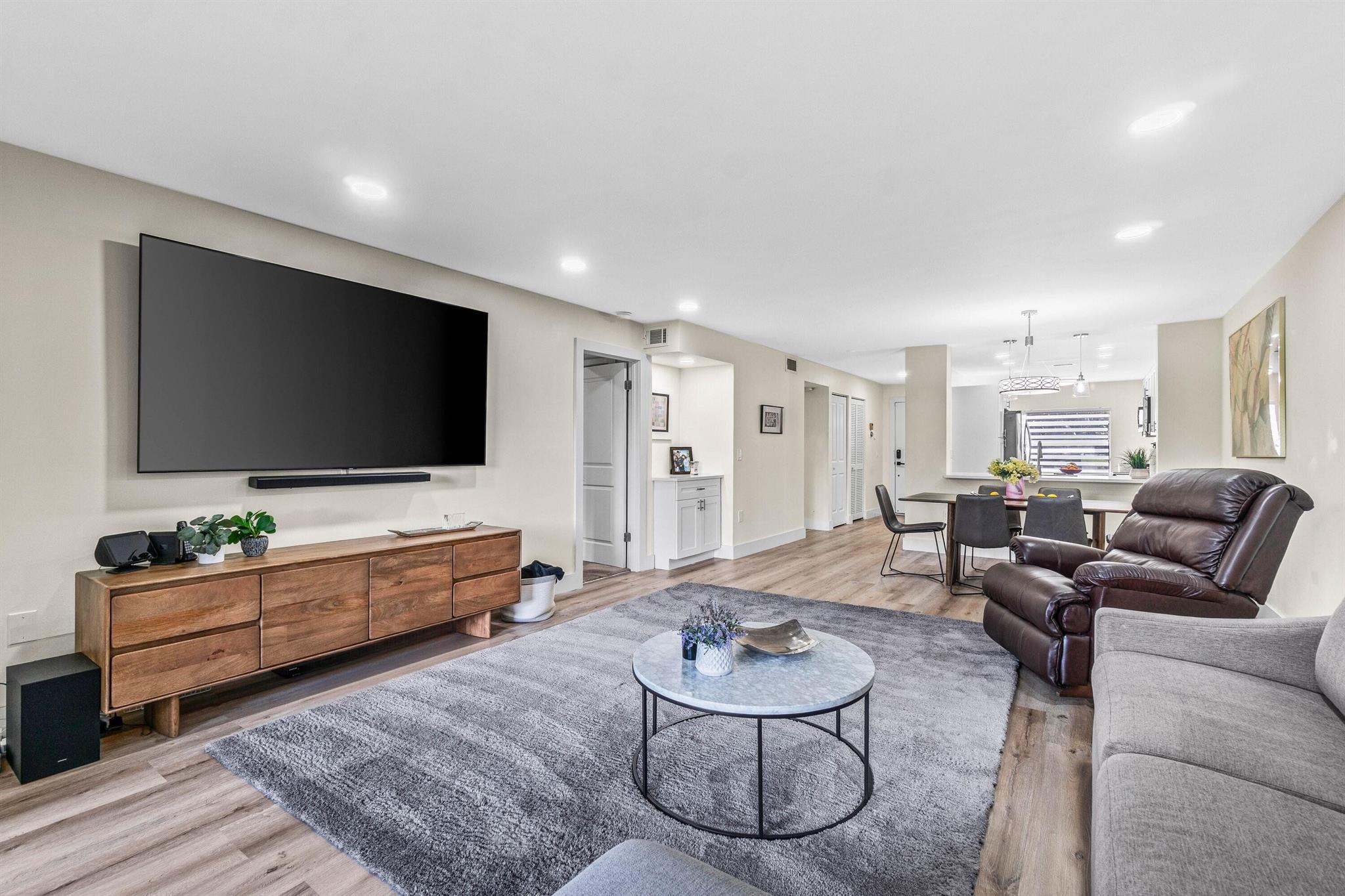 STRATFORD AT HUNTERS RUN - Residential