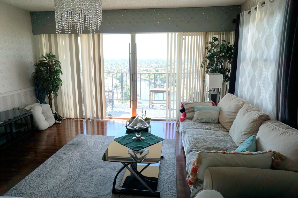 801 S Federal Highway 1109