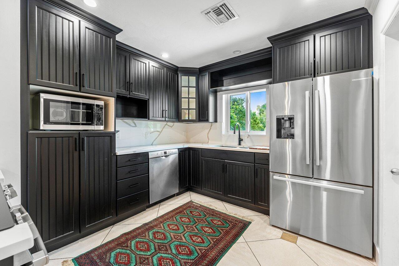 COASTAL SHORES WEST - Residential Lease