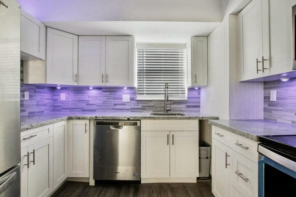 LAKESIDE VILLAGE CONDO 7 - Residential