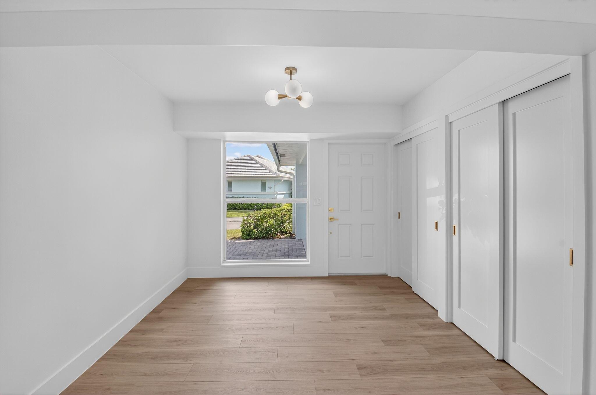 DELRAY DUNES - Residential