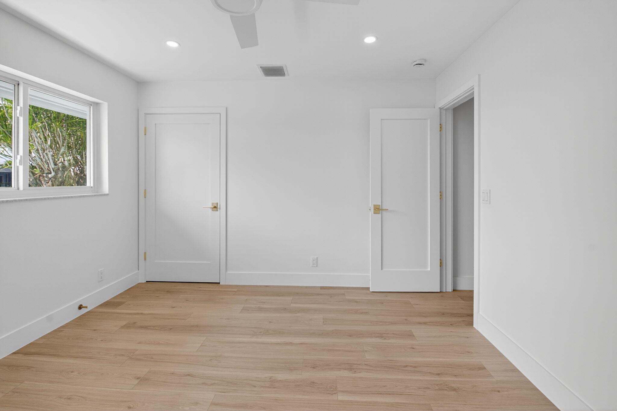 DELRAY DUNES - Residential