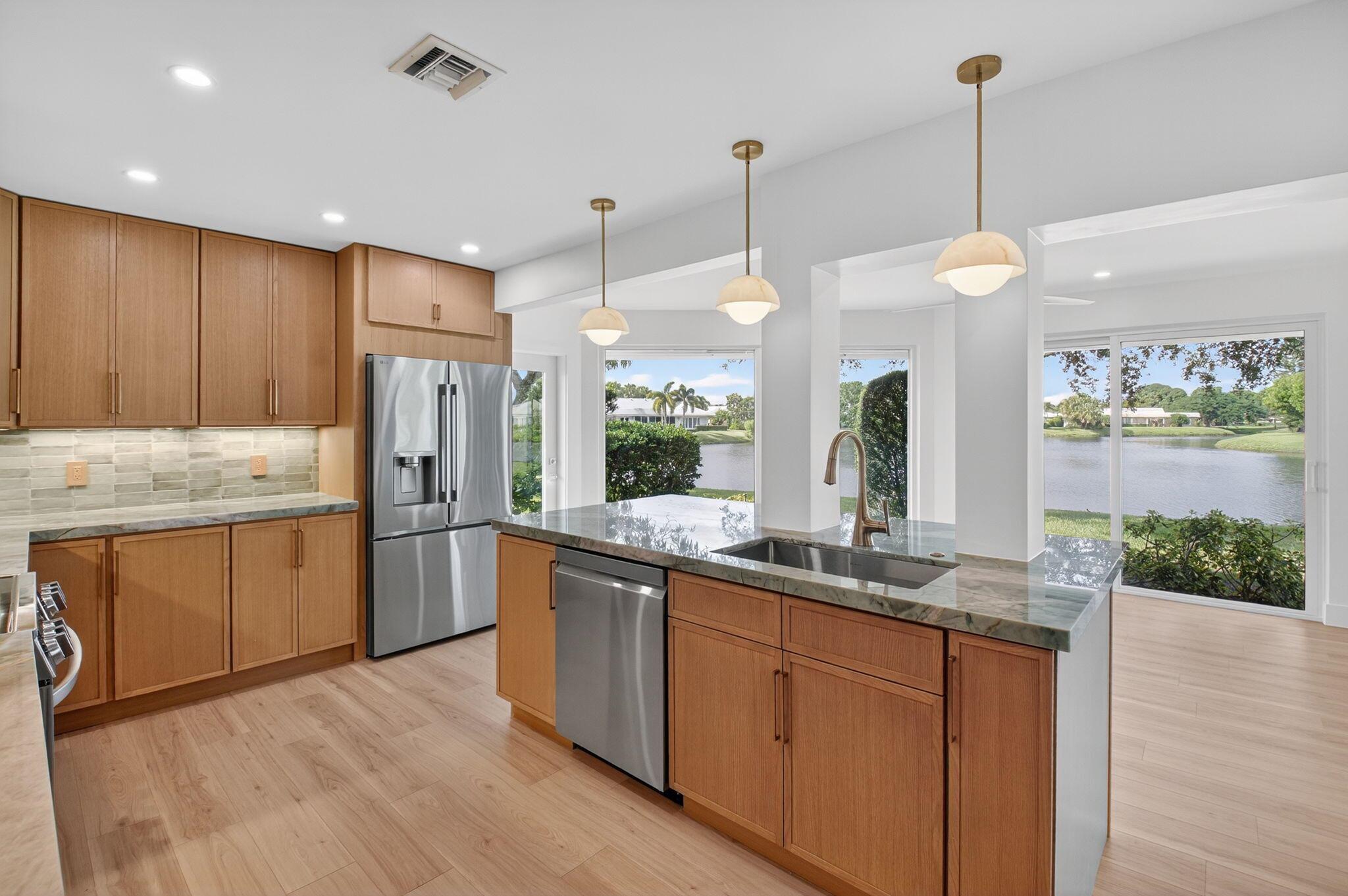 DELRAY DUNES - Residential