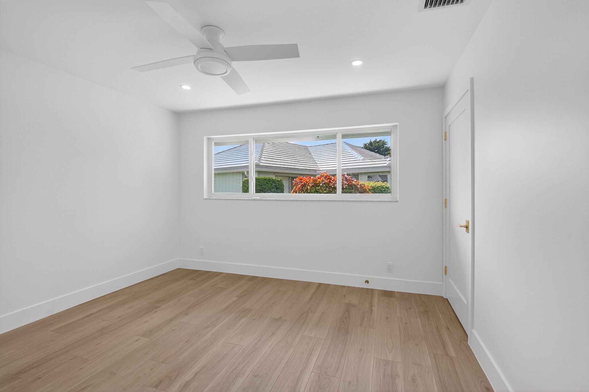 DELRAY DUNES - Residential