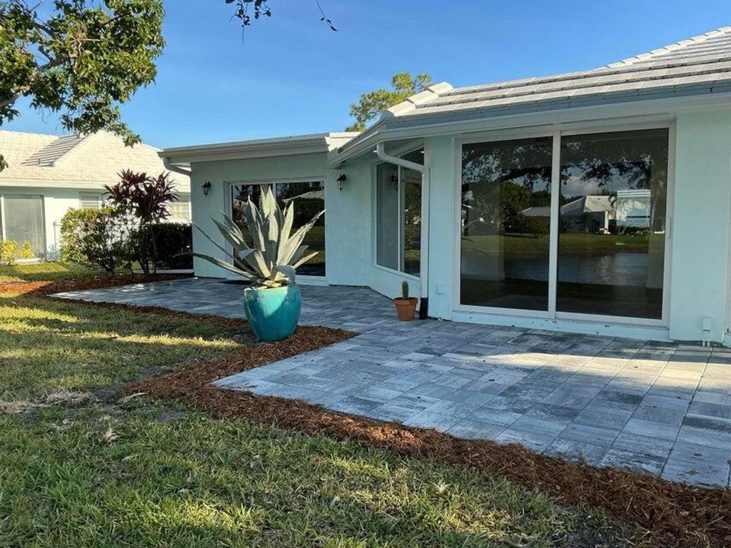 Photo of 8 Slash Pine Drive, Boynton Beach, FL 33436 (MLS # R11139445)
