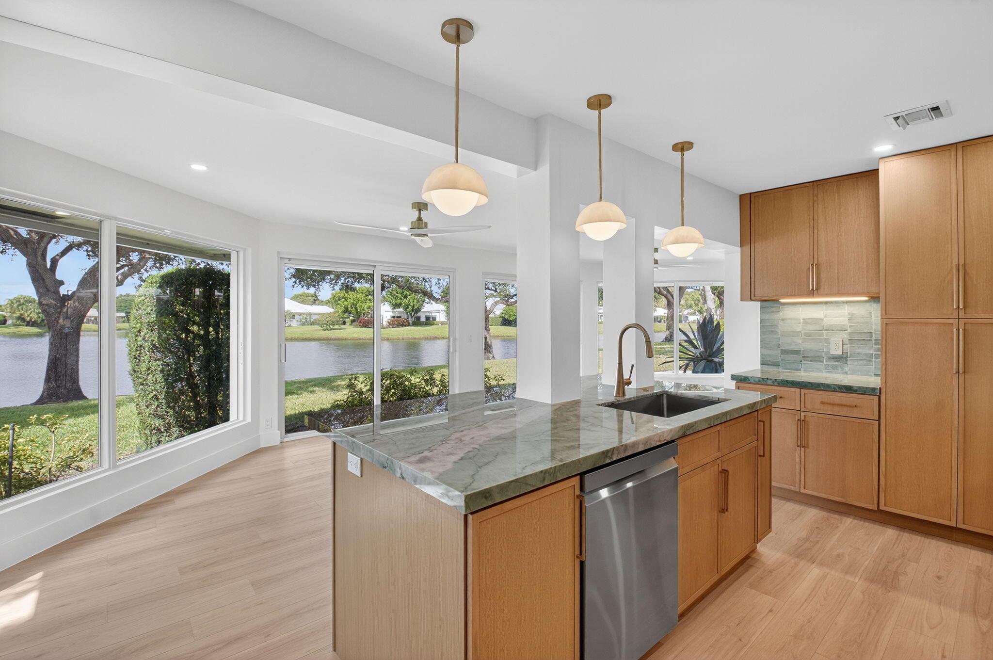 DELRAY DUNES - Residential