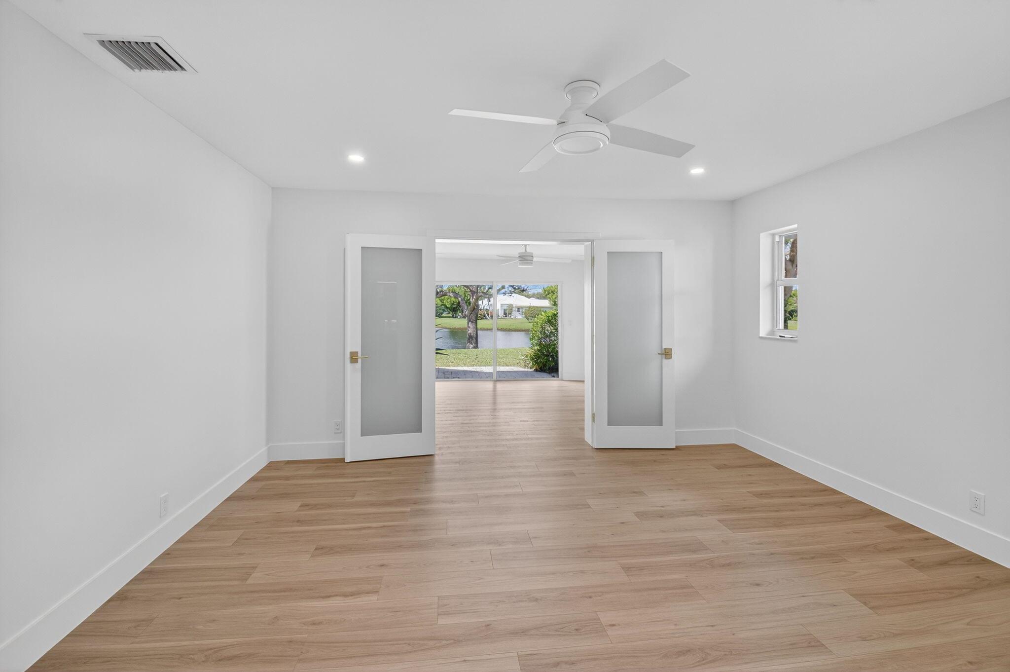 DELRAY DUNES - Residential