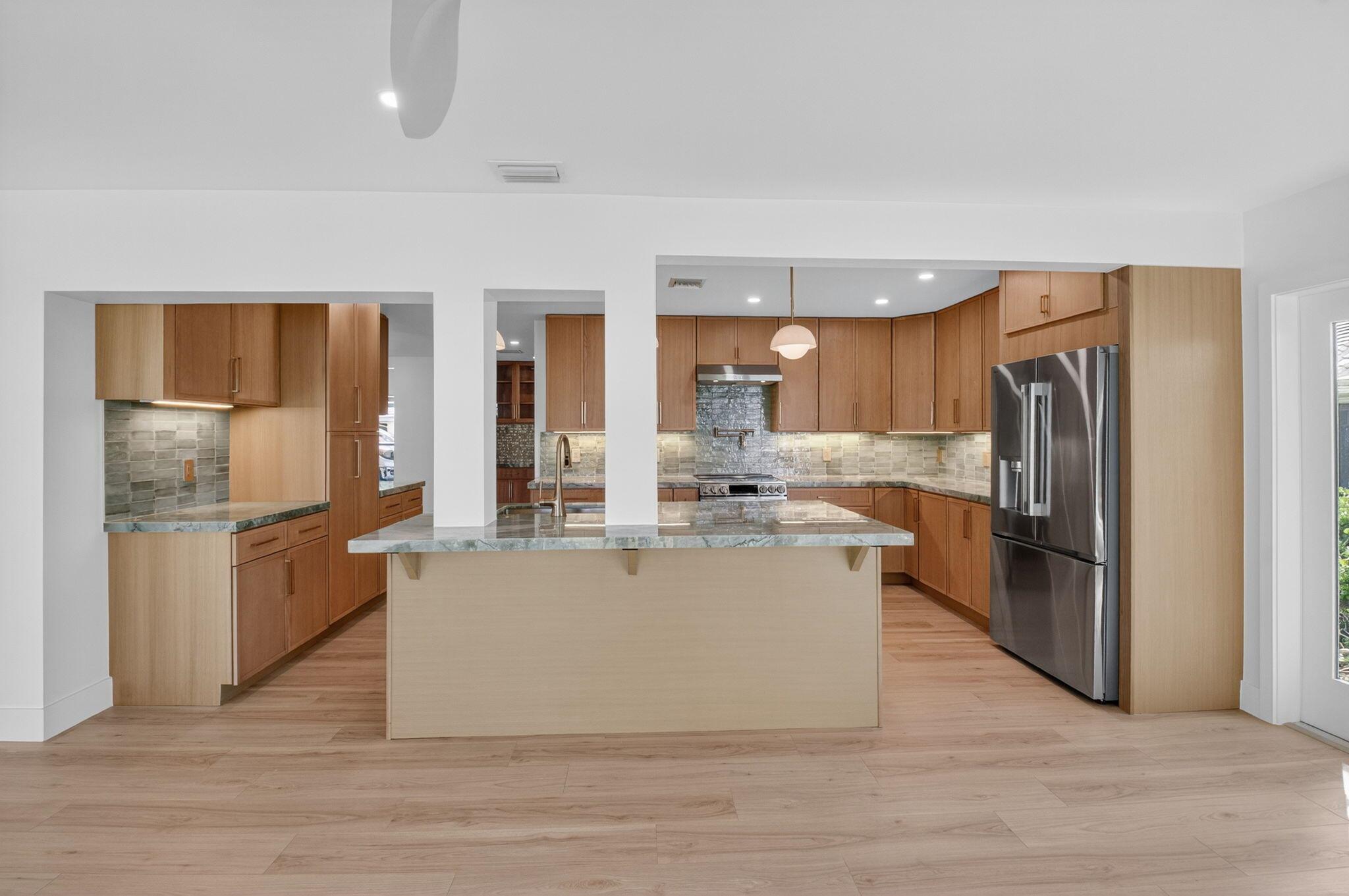 DELRAY DUNES - Residential