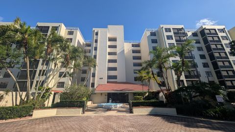 Photo of 105 Lake Emerald DR #810, Oakland Park, FL 33309 (MLS # B26046459)