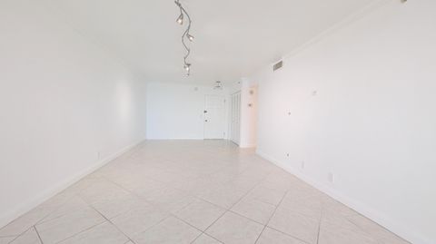 Tiny photo for 105 Lake Emerald DR #810, Oakland Park, FL 33309 (MLS # B26046459)