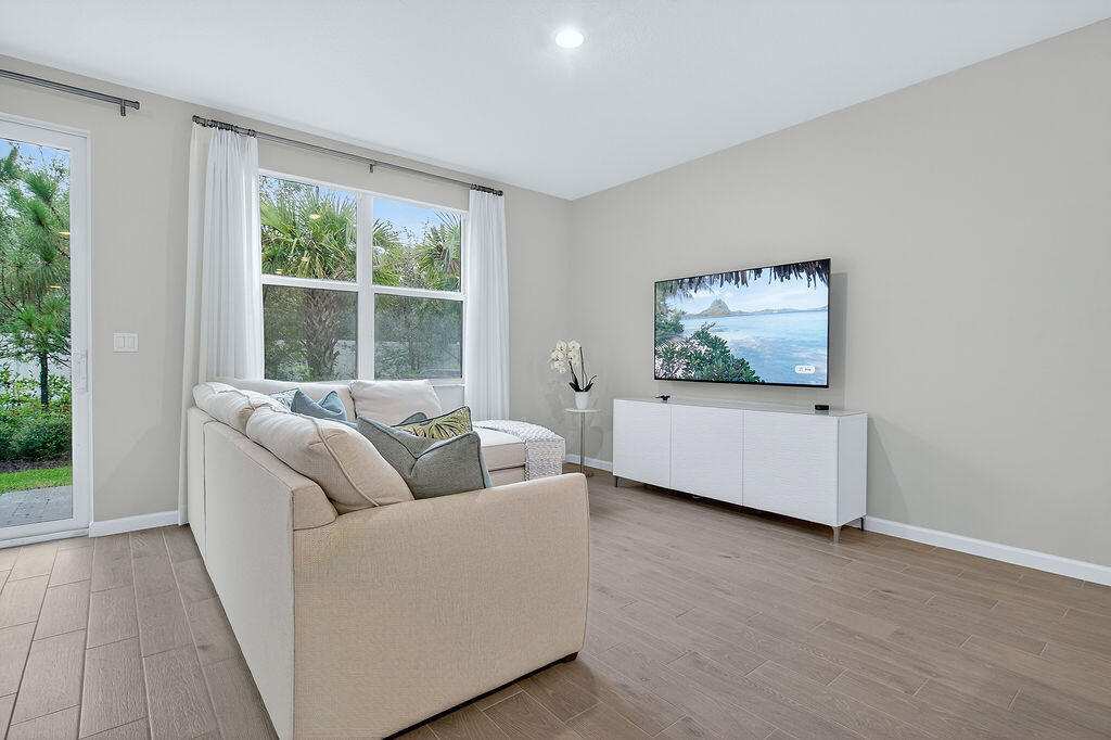 WILLOUGHBY TOWNHOMES PUD - Residential