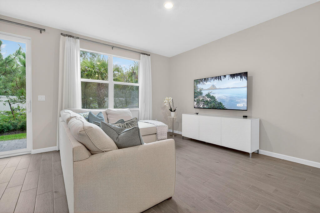 WILLOUGHBY TOWNHOMES PUD - Residential