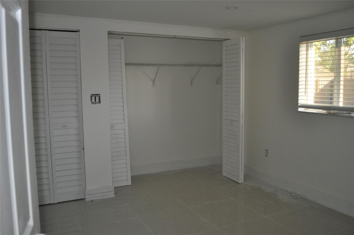 Sun Land Park 25-30 B - Residential