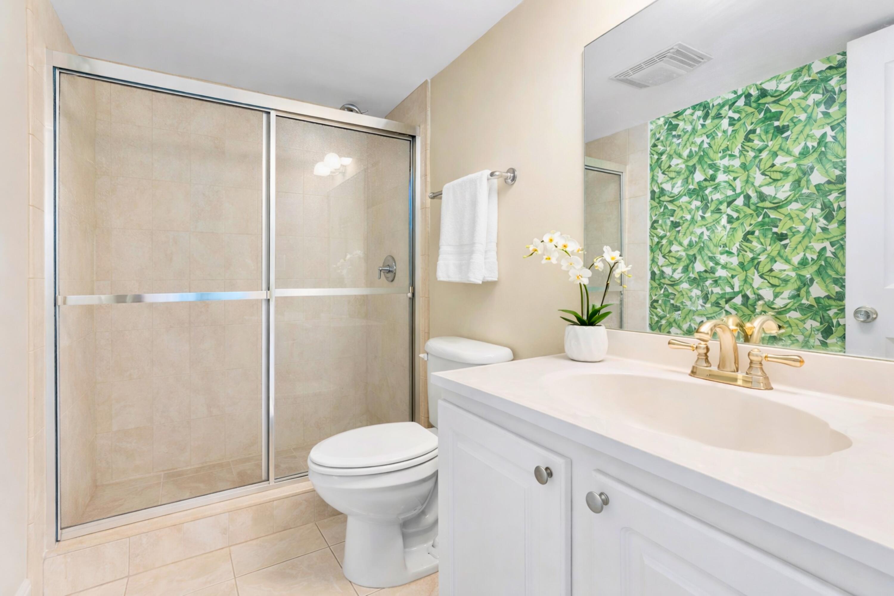 FOUNTAINS OF PALM BEACH CONDO 5 - Residential