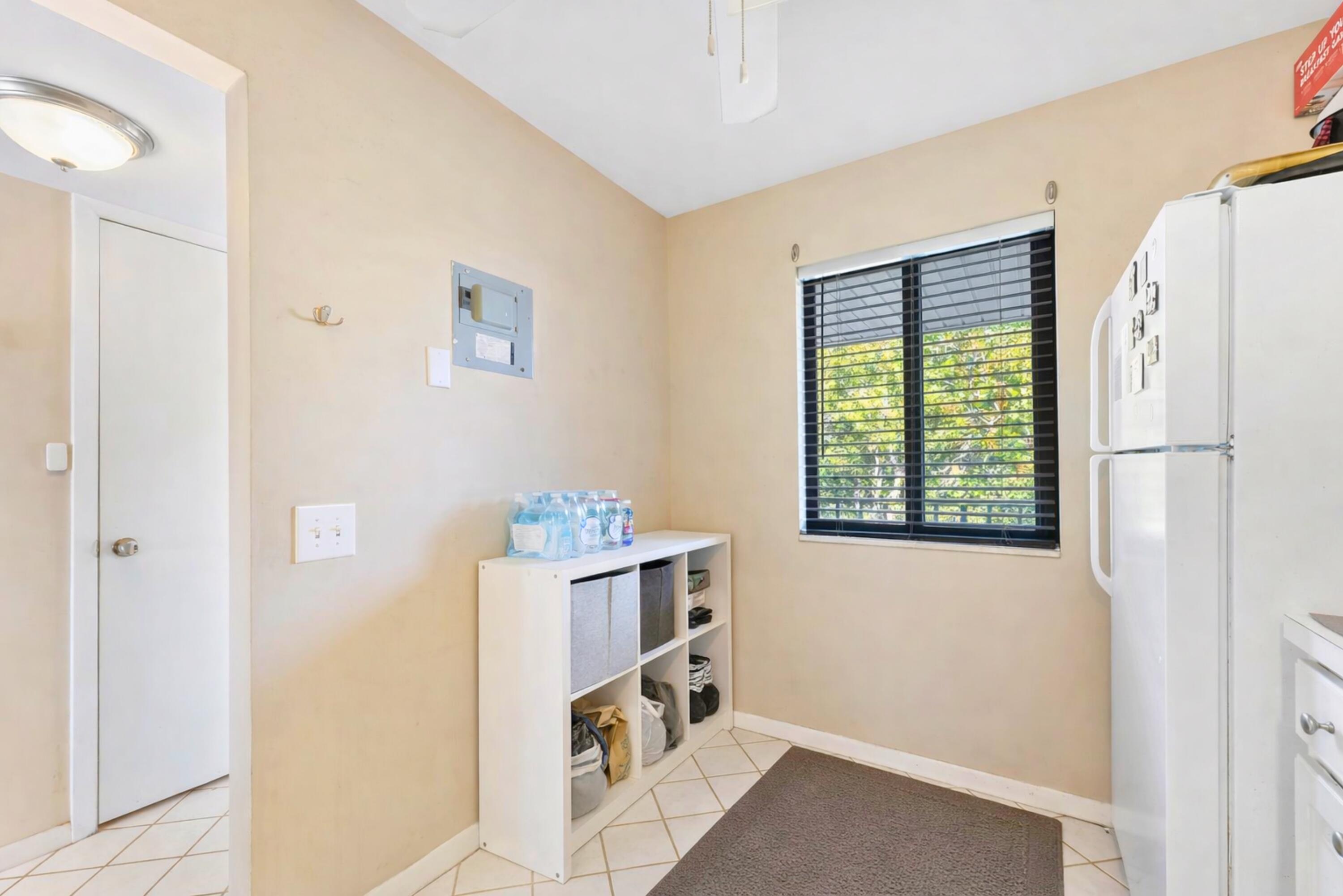 FOUNTAINS OF PALM BEACH CONDO 5 - Residential