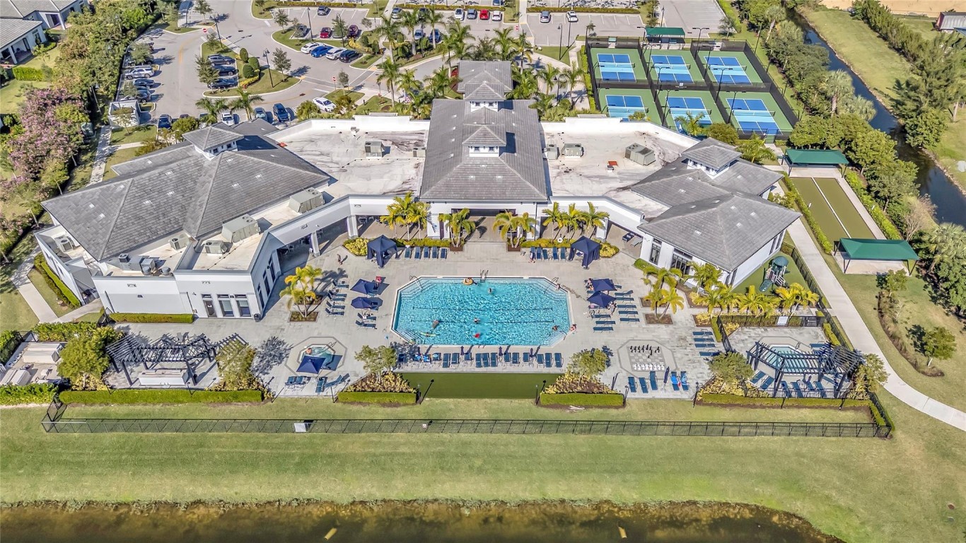 The Falls at Parkland - Residential