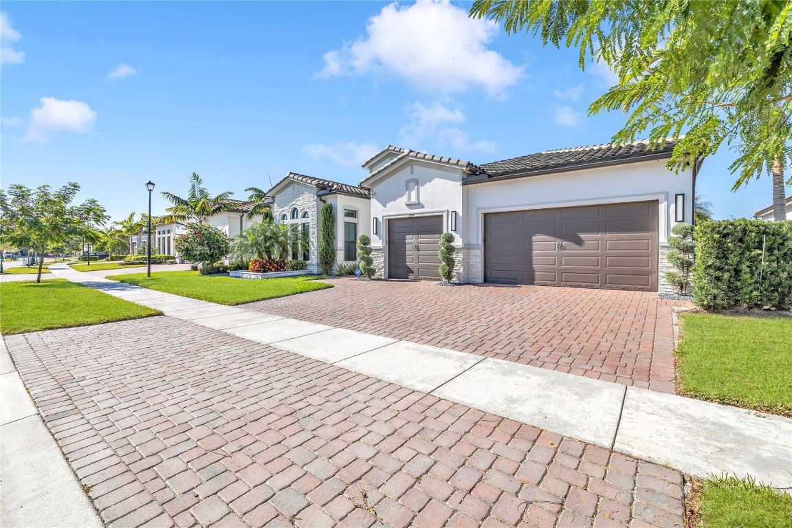 The Falls at Parkland - Residential