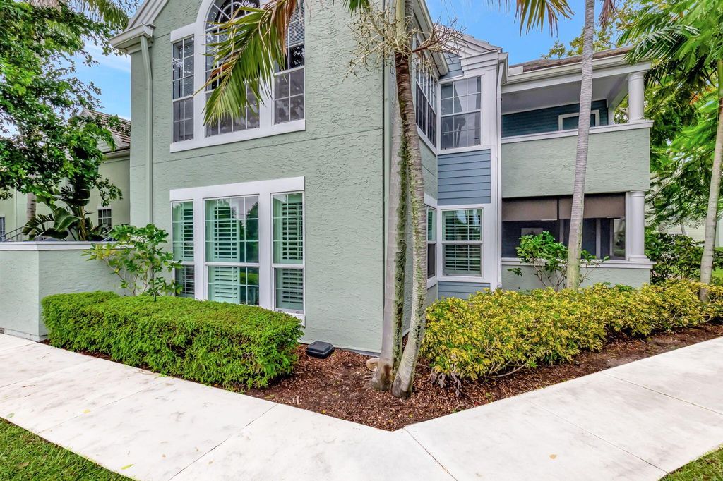 Photo of 1050 Crystal Way #O, Delray Beach, FL 33444 (MLS # R11048116)