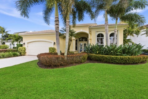 Photo of 401 VIA PLACITA, Palm Beach Gardens, FL 33418 (MLS # B26078009)