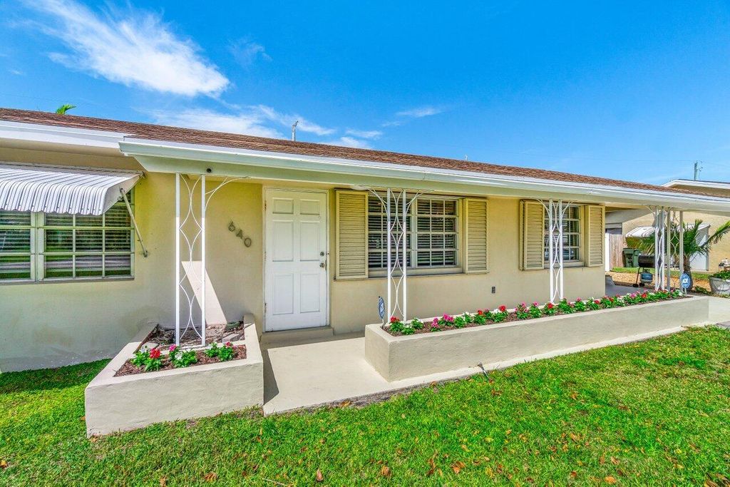 Photo of 640 Jaeger Drive, Delray Beach, FL 33444 (MLS # B26017500)