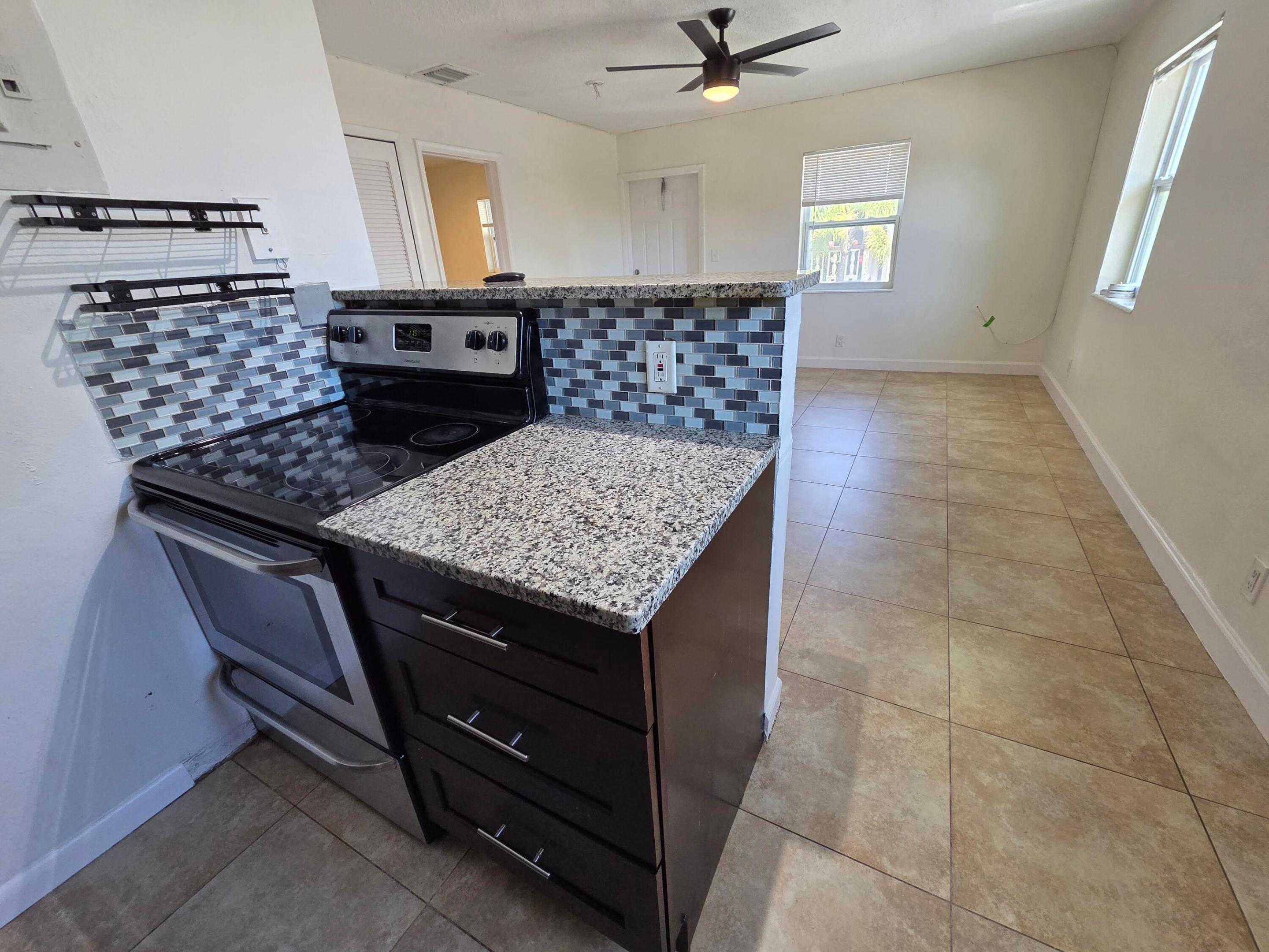 DAVIS ADD 3-28 - Residential Lease