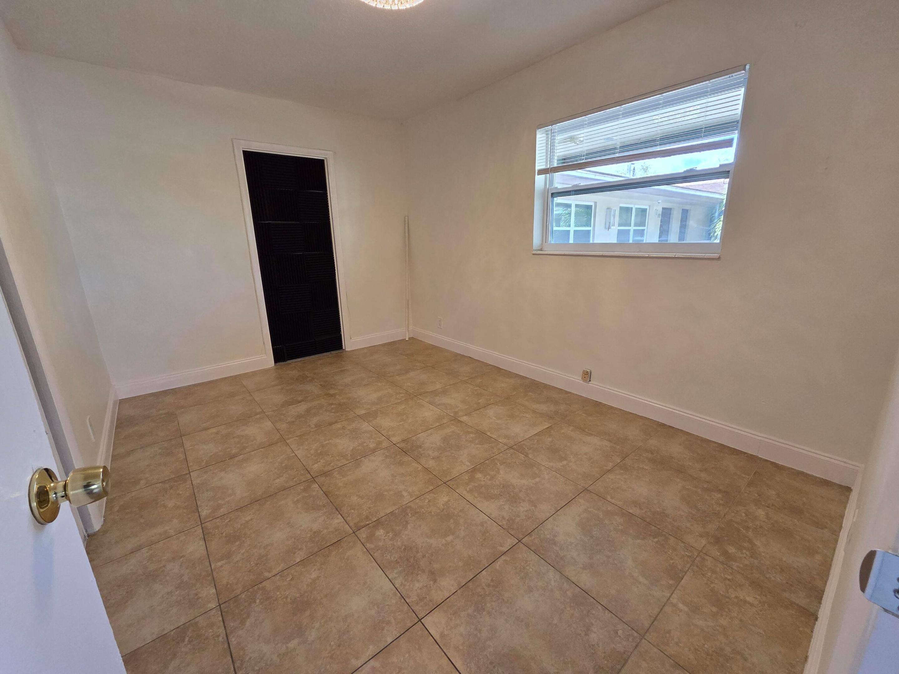 DAVIS ADD 3-28 - Residential Lease