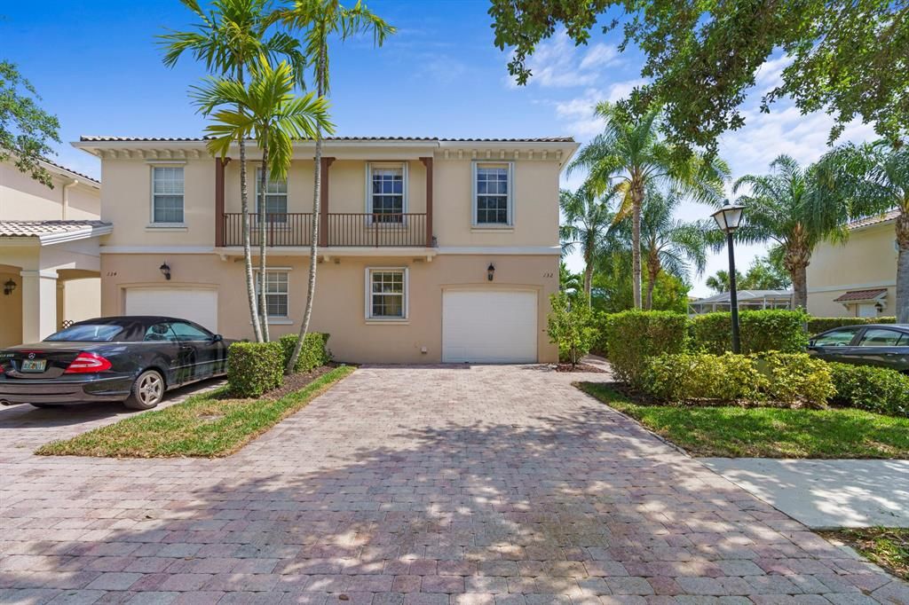 Photo of 132 Santa Barbara Way, Palm Beach Gardens, FL 33410 (MLS # R10703531)