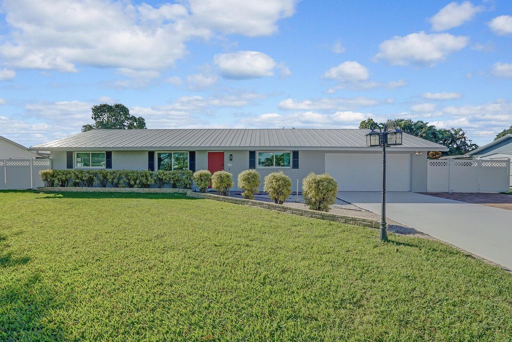 Photo of 3100 Indian Trail, Lake Worth, FL 33462 (MLS # R10955346)