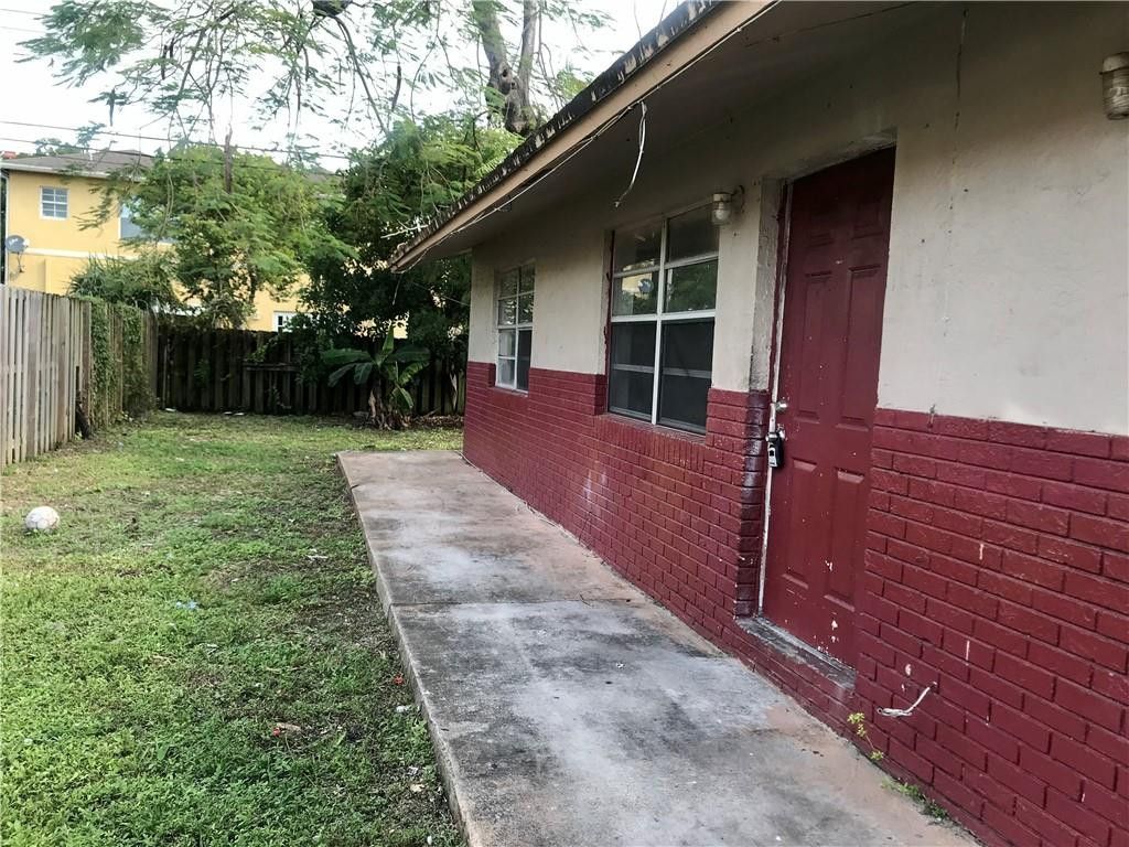 Photo of 1038 NW 8th Avenue, Fort Lauderdale, FL 33311 (MLS # B26018166)