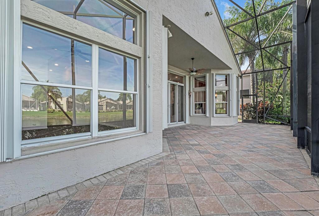 VALENCIA SHORES 3 - Residential