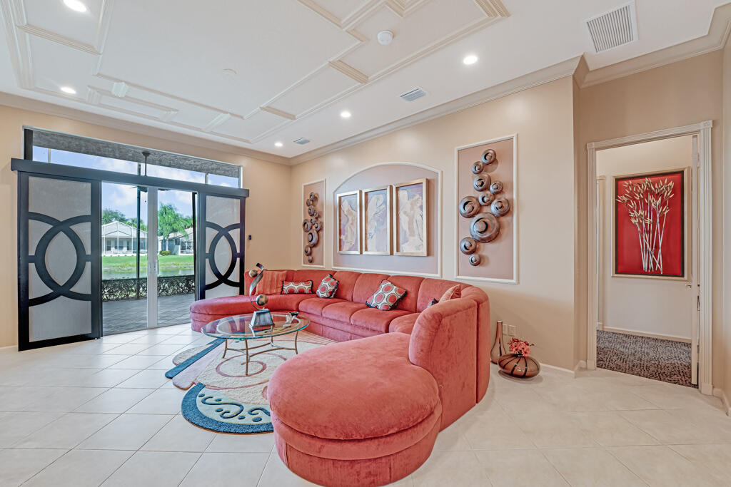 VALENCIA SHORES 3 - Residential