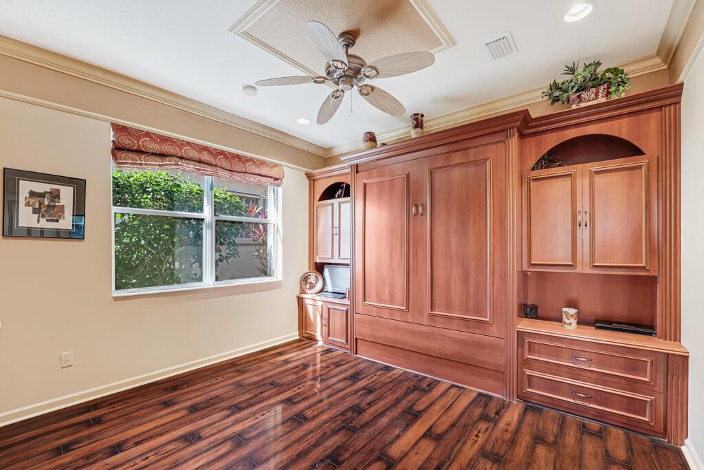 VALENCIA SHORES 3 - Residential