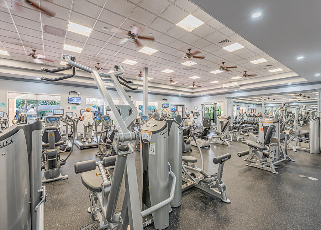 VALENCIA SHORES 3 - Residential