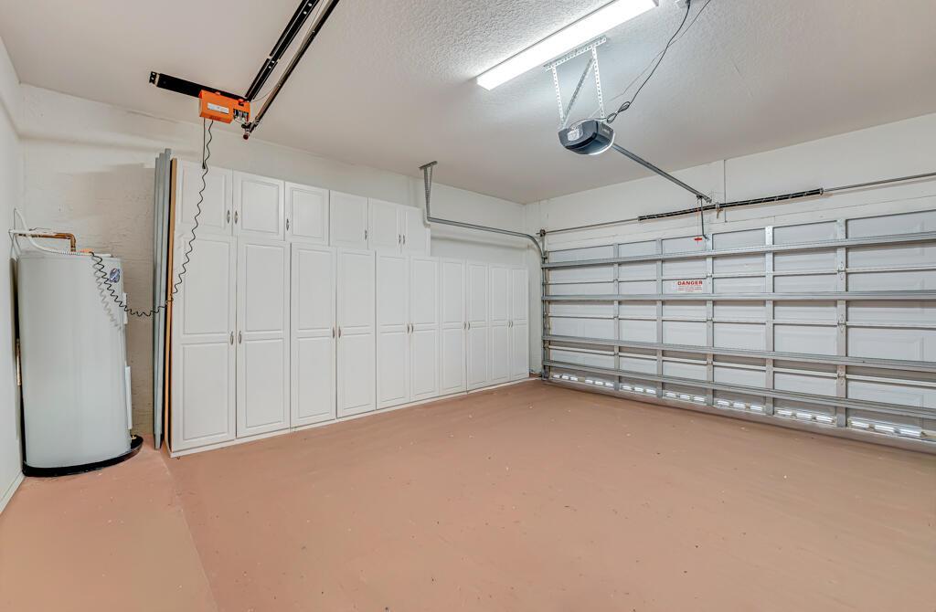 VALENCIA SHORES 3 - Residential