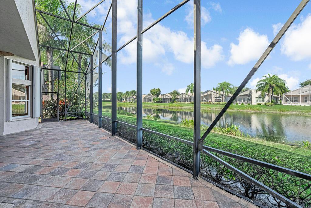 8235 Seahorse Cove Boulevard