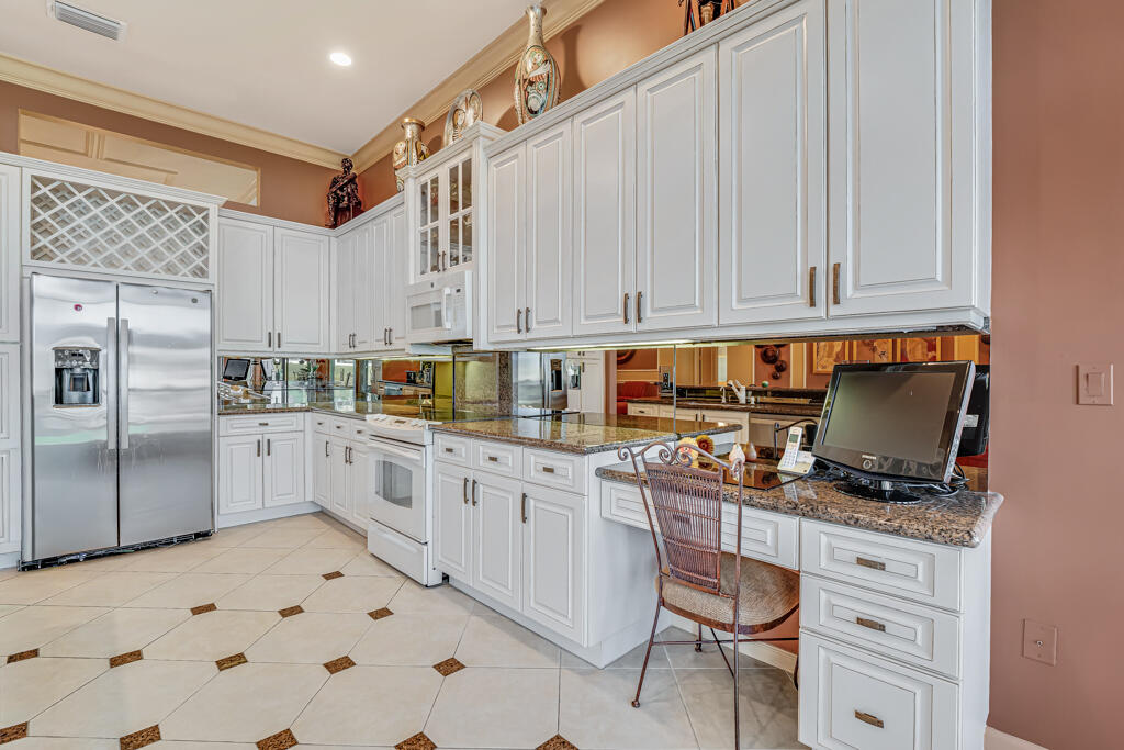 VALENCIA SHORES 3 - Residential