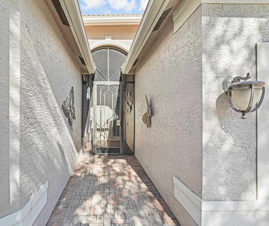 VALENCIA SHORES 3 - Residential