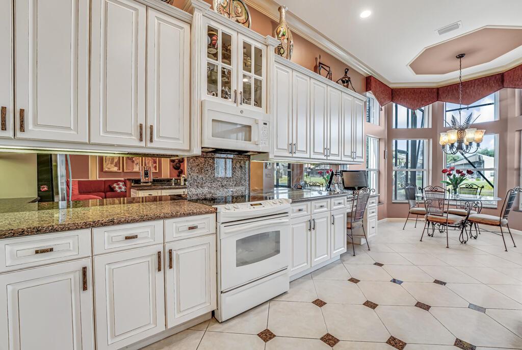 VALENCIA SHORES 3 - Residential