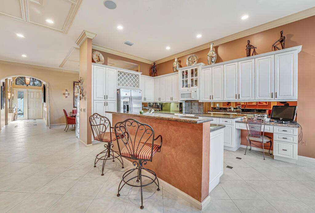 VALENCIA SHORES 3 - Residential