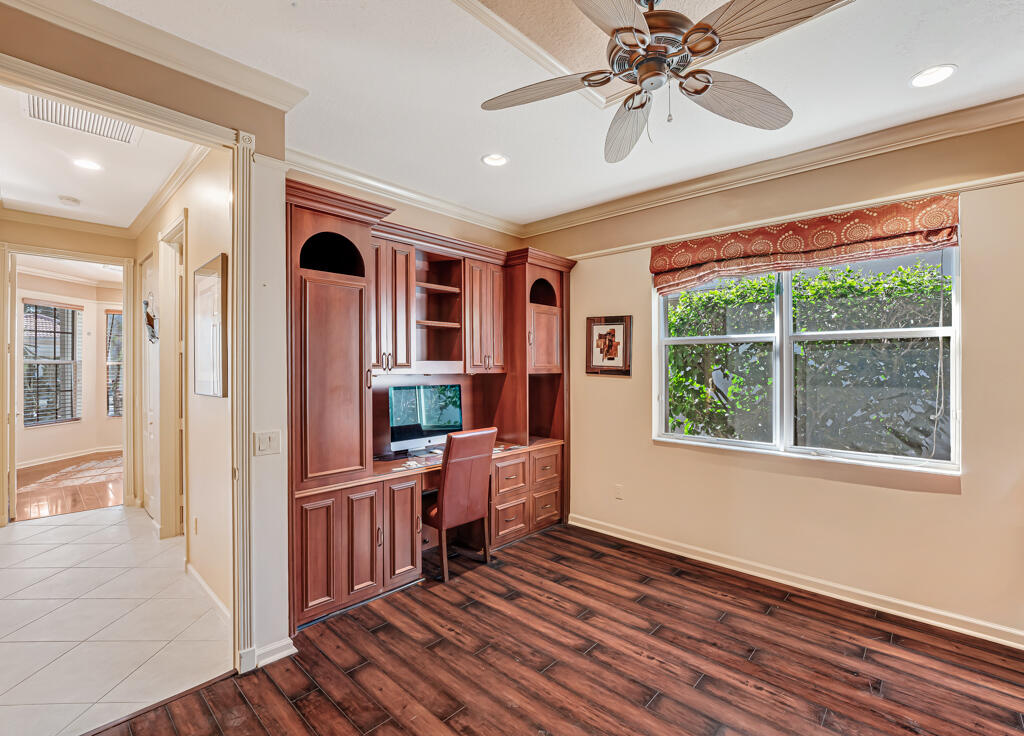 VALENCIA SHORES 3 - Residential