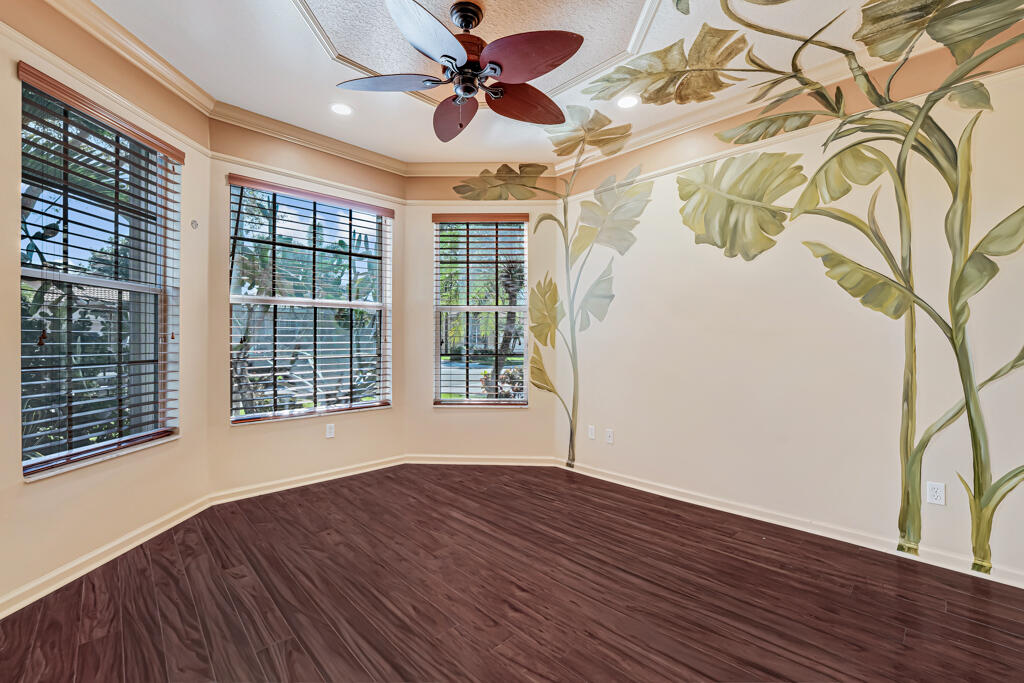 VALENCIA SHORES 3 - Residential