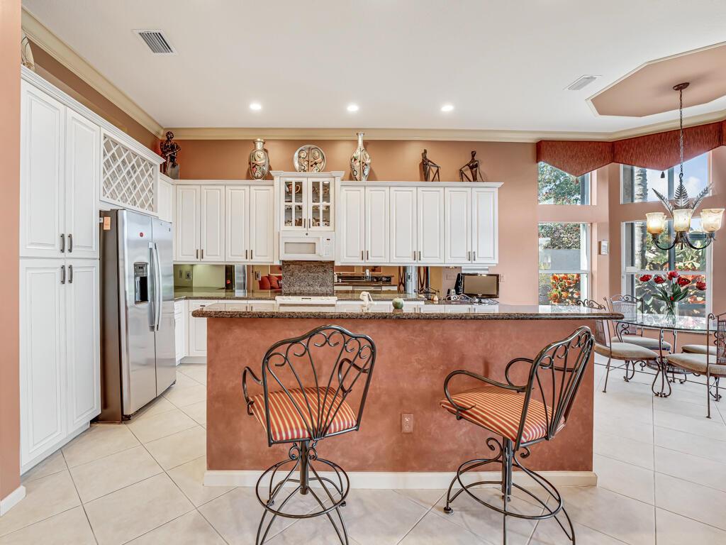 VALENCIA SHORES 3 - Residential