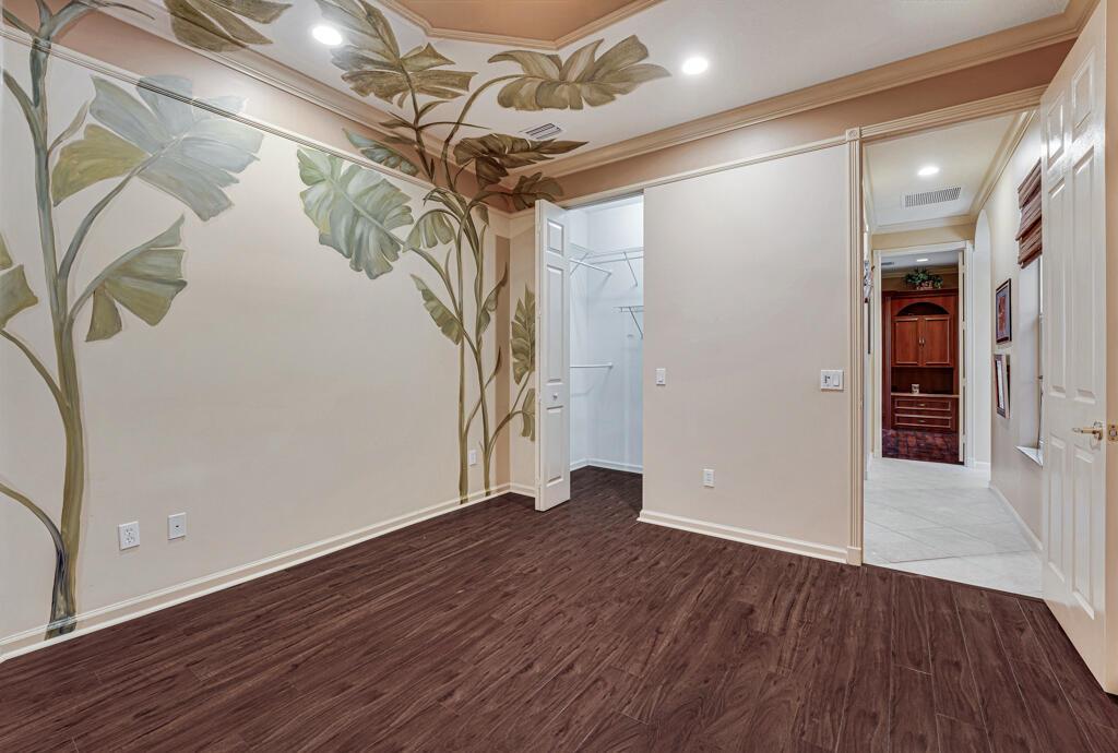 VALENCIA SHORES 3 - Residential