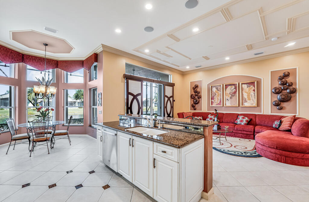 VALENCIA SHORES 3 - Residential