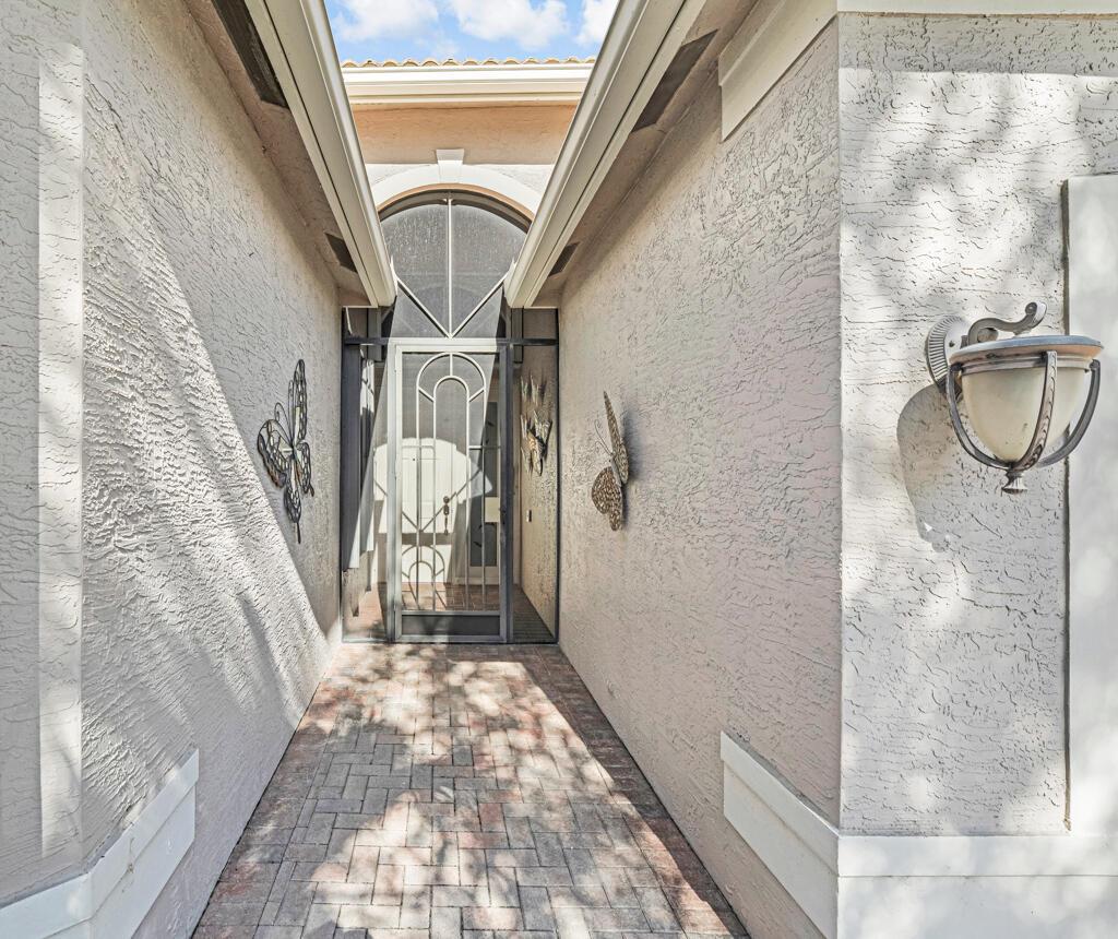 VALENCIA SHORES 3 - Residential