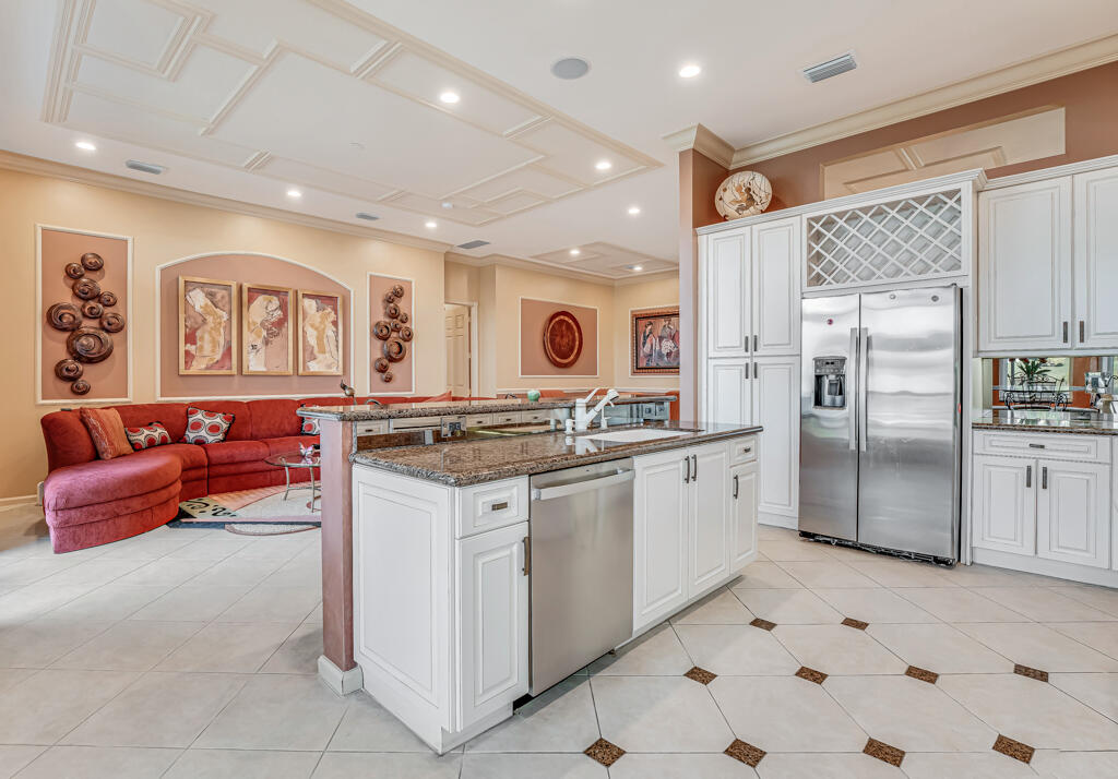 VALENCIA SHORES 3 - Residential