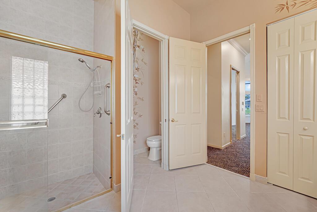 VALENCIA SHORES 3 - Residential