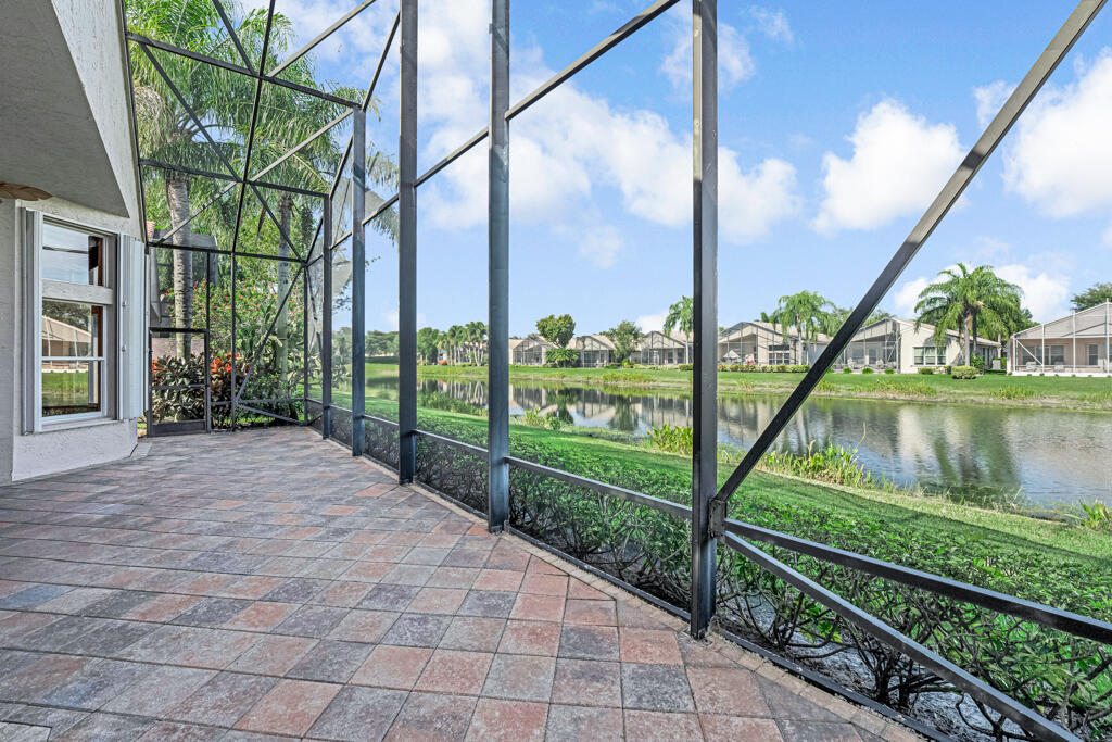 VALENCIA SHORES 3 - Residential